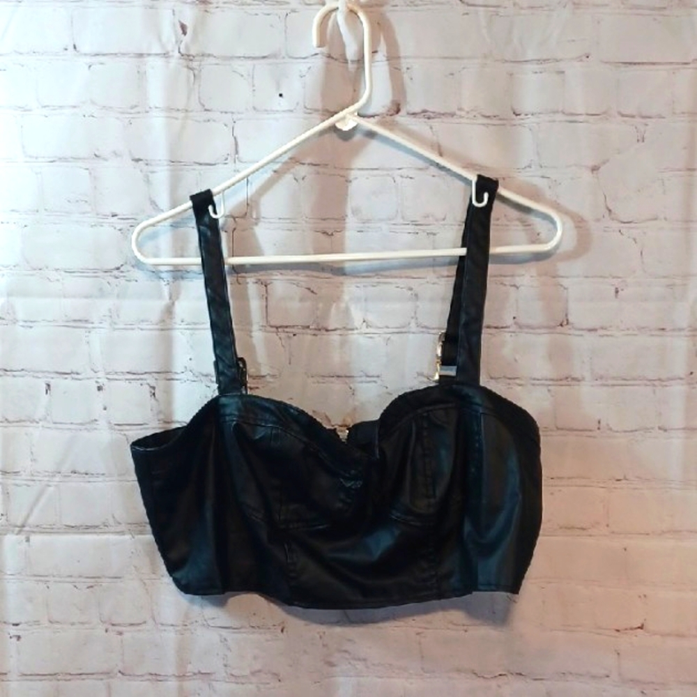 Y2K  Biker Core   New Look Black Faux Leather Zipper  Back  Crop Top XL